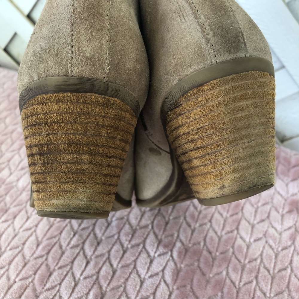 Frye Judith Zip Bootie Ankle Boots Beige ASH Suede - Picture 12 of 14